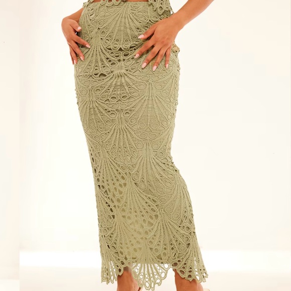 PrettyLittleThing Dresses & Skirts - PrettyLittleThing Lace Skirt